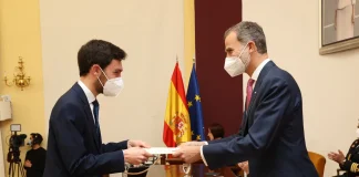 ¿Quieres trabajar como diplomático? Oposiciones 2023 para cubrir 30 plazas