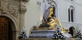 Una cofradía de Guadix (Granada) organiza un curso para jóvenes emprendedores