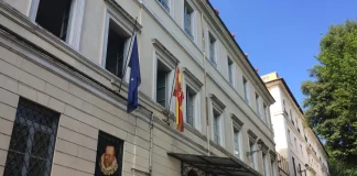 Bolsas de empleo de conserjes, administrativos y auxiliares en centros educativos españoles en Italia