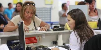 El Gobierno aprueba una moratoria de hipotecas y garantiza los servicios esenciales para las familias