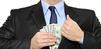 Detenido por estafar 10.500 euros con la promesa de un falso empleo en el Puerto de Valencia