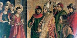 Los escaparates sin uso de Zamora exhiben imágenes de arte sacro