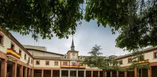 Bolsas de empleo en el Ayto de Las Rozas de Madrid para auxiliares de clínica, trabajadores sociales, técnicos informáticos y de información juvenil