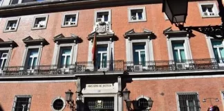 Si quieres prepararte las oposiciones para jueces y fiscales, Justicia ofrece 245 becas