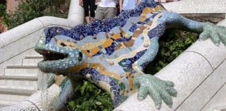 Barcelona busca trabajadores para atender a los turistas del Parque Güell