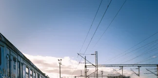 Oferta de empleo para 50 trabajadores en una empresa ferroviaria en Madrid