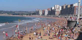 Empleo en Gijón para socorristas, lancheros y auxiliares de playa Playa de Gijón